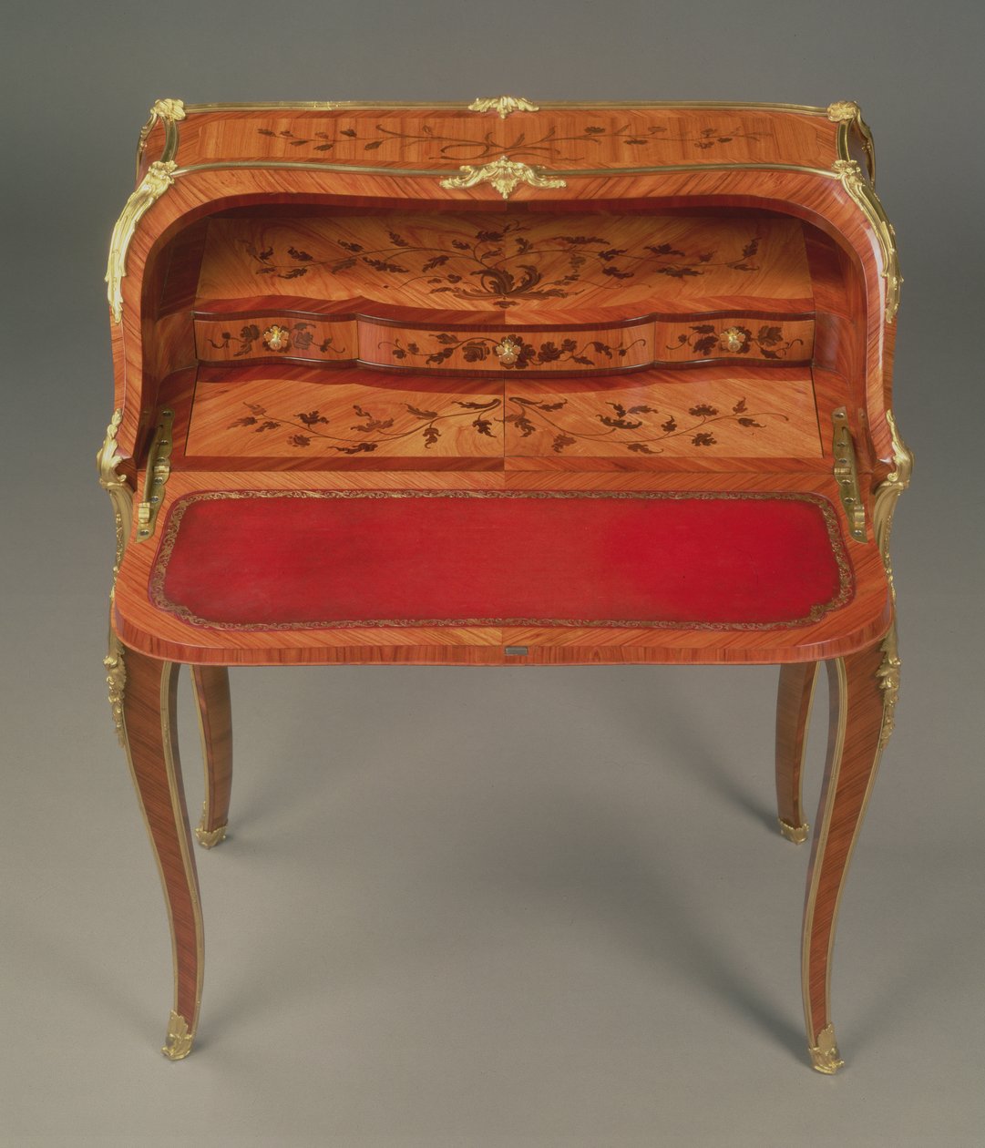 Louis XV office de dame, çiçek desenli ve ormolu askılı, Bernard II van Risenburgh (fl.1730-65/6), c.1750 by Unbekannt