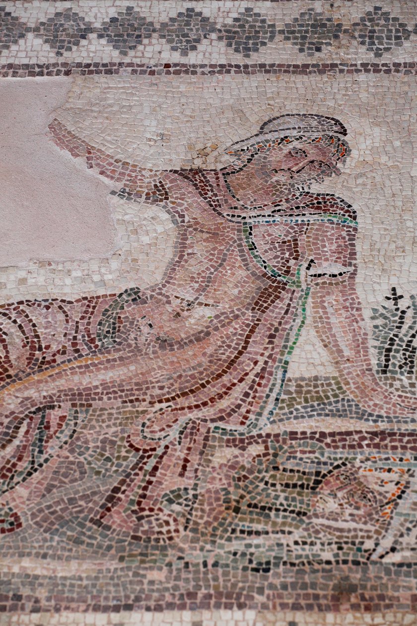 Nergis bir su havuzundaki yansımasına bakıyor - Baf mozaikleri, Dionysos Evi - MS 2. Yüzyılın Sonu - Kıbrıs - Bir havzanın üzerinde Narcissus