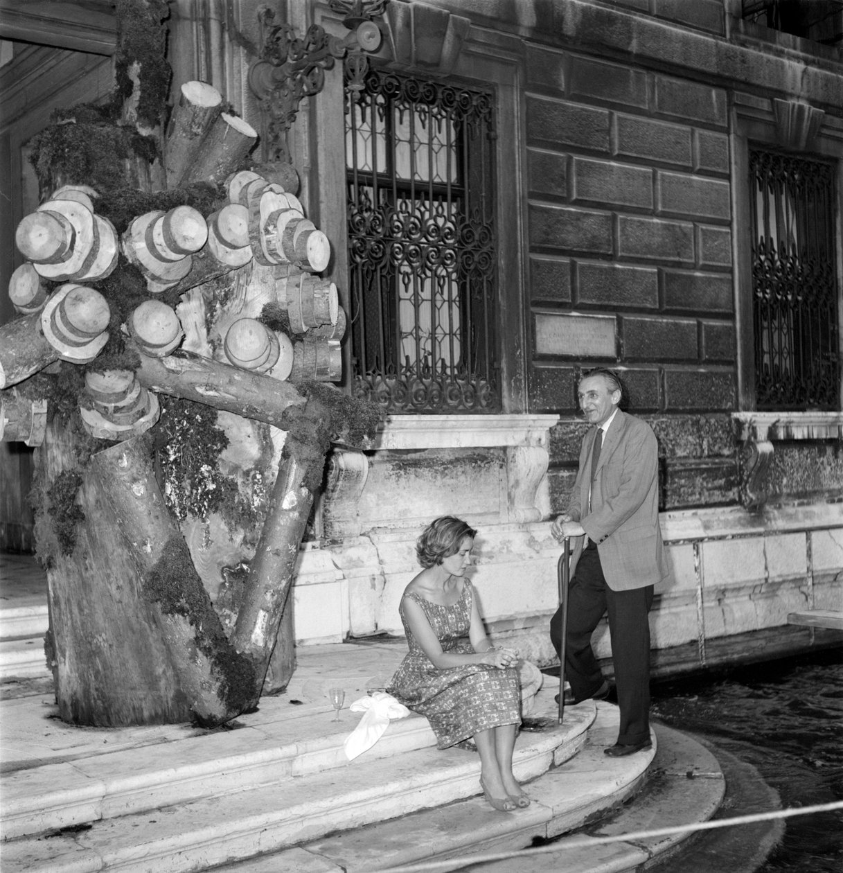 PALAZZO GRASSI: "" DOĞADAN SANATTA "" SANAT Eleştirmeni MICHEL TAPIE DE CELEYRAN, BEATRICE MONTI DELLA CORTE İLE - 1960 by Unbekannt