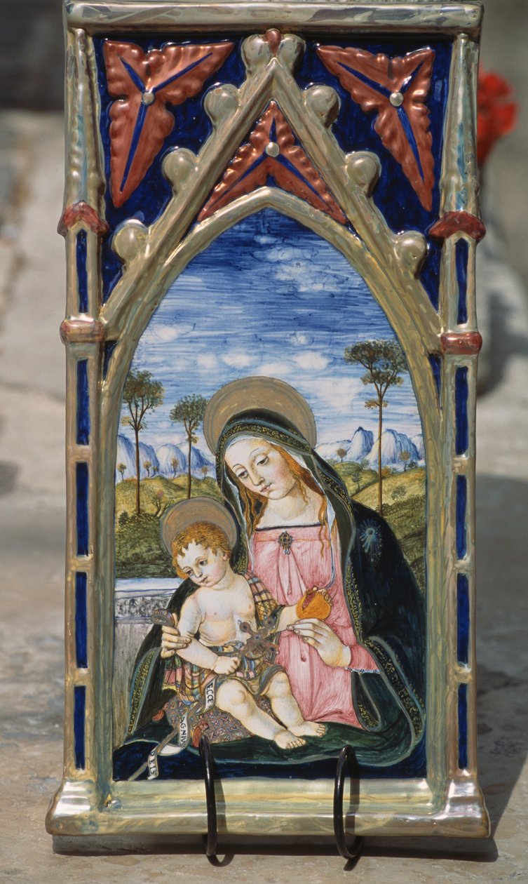Madonna ve Çocuğu tasvir eden boyalı seramik karo, Gualdo Tadino, Umbria, İtalya by William M. Timlin