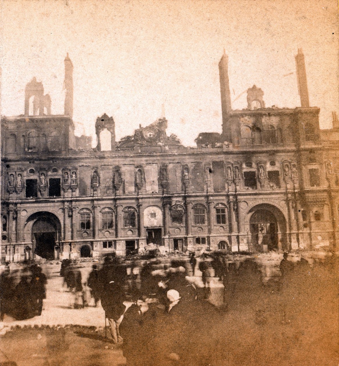 Paris Komünü (1871): Mayıs 1871 yangınından sonra Hotel de Ville
