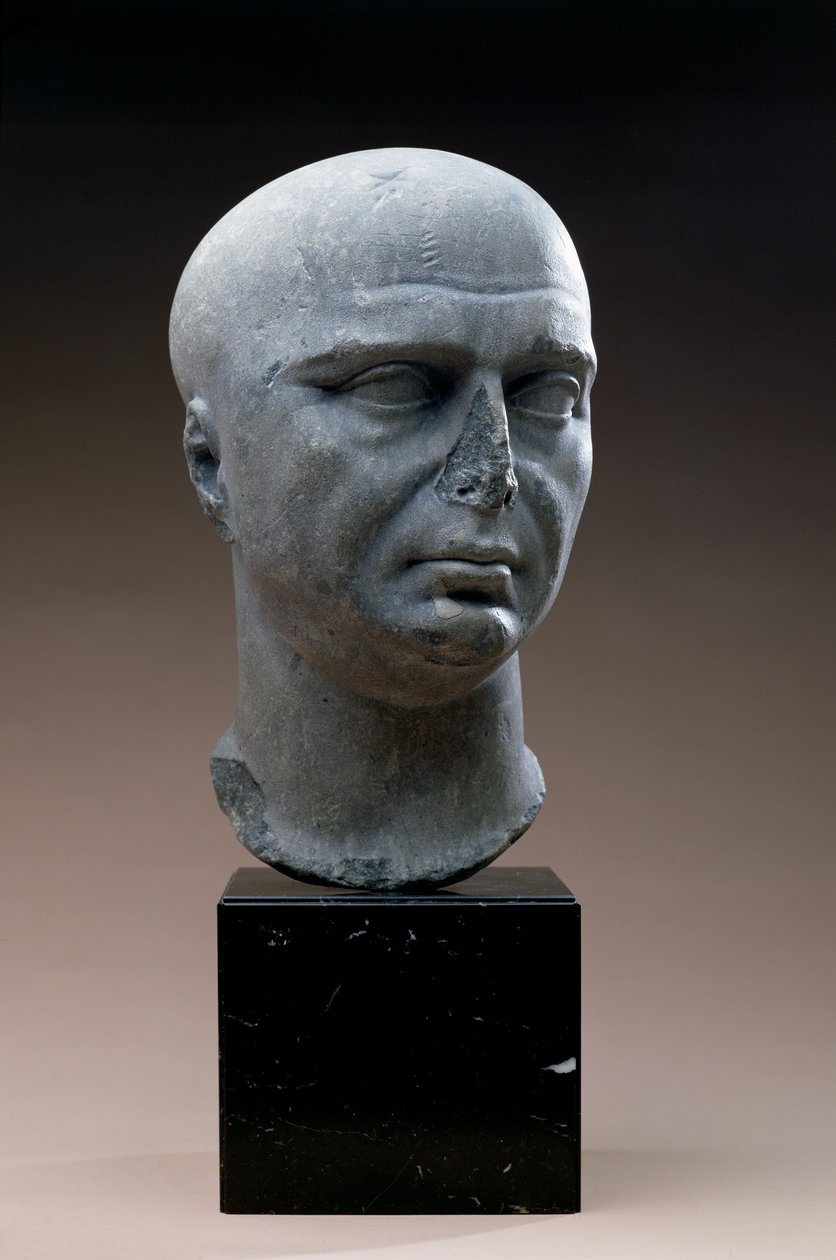 Başı tıraşlı bir İsis rahibinin portre başı, Roma, MS 2. yüzyıl (koyu gri mermer) by Unbekannt
