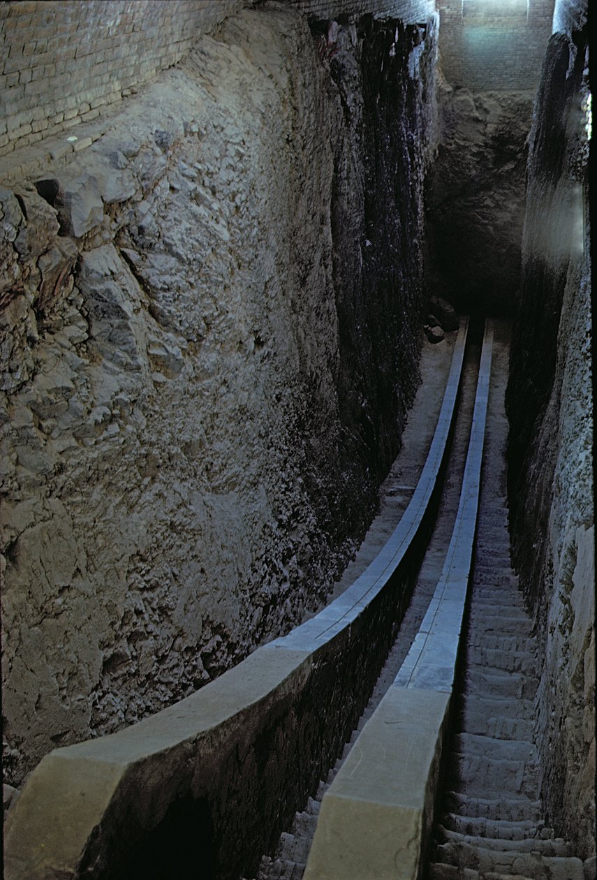 Uluğ Bey Rasathanesi'nden sekstant kalıntıları, Timurlular dönemi, 1420'de inşa edildi (fotoğraf) by Unbekannt