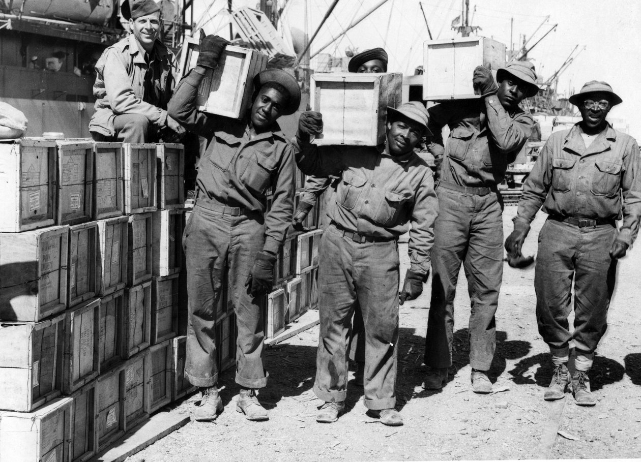 İkinci Dünya Savaşı (1939-1945) - Orta Doğu Nisan 1943: Bir limanda, ABD Ordusu