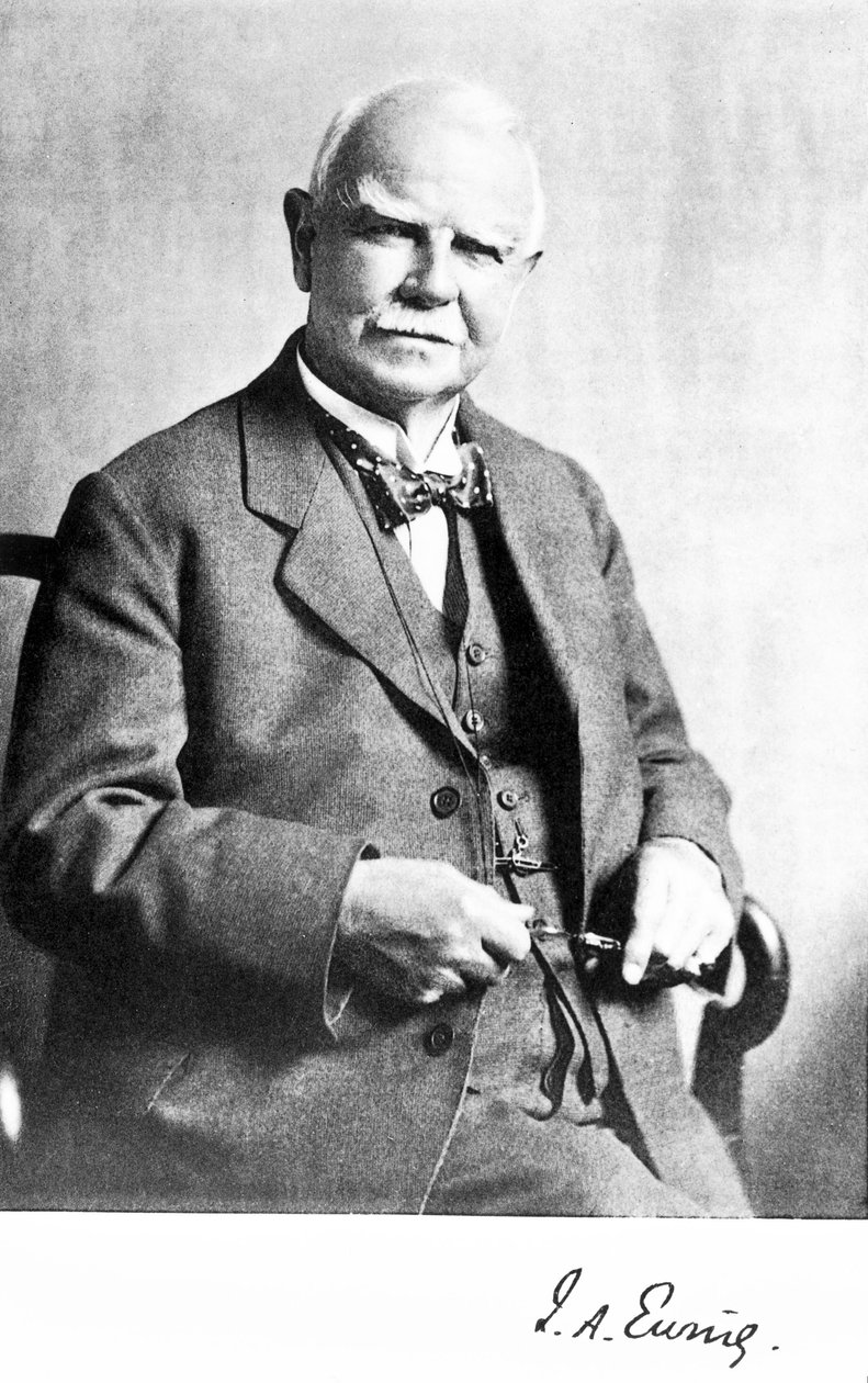 Sir James Alfred Ewing, mühendis ve fizikçi, 1920