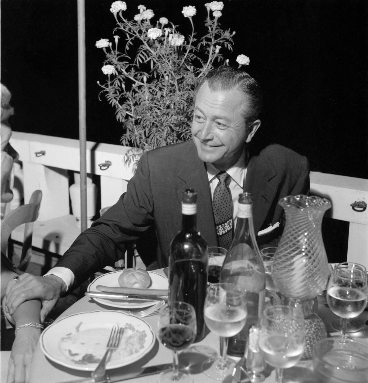 OYUNCU, YÖNETMEN ROBERT YOUNG VENEDİK LIDO'DA - 1954 by Unbekannt