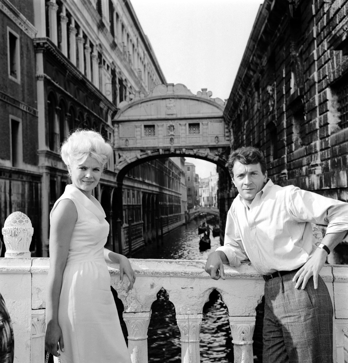 JEAN - PIERRE (jean-pierre) CASEL İLE OYUNCU CORINNE MARCHAND - VENEDİK - 1963 by Unbekannt