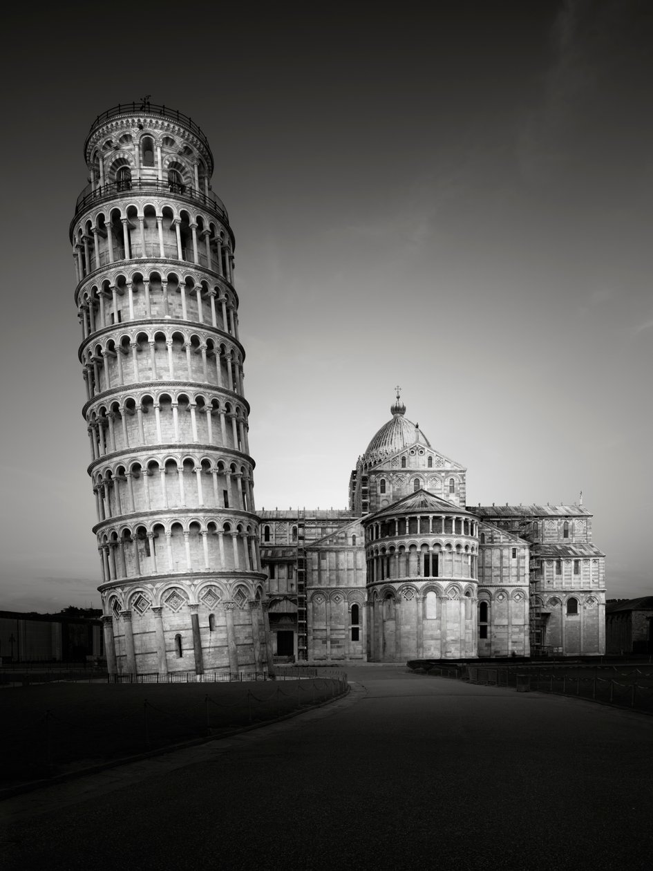 Pisa Kulesi, Pisa, İtalya, 2015 (s / b fotoğraf) by Leopold Blonder