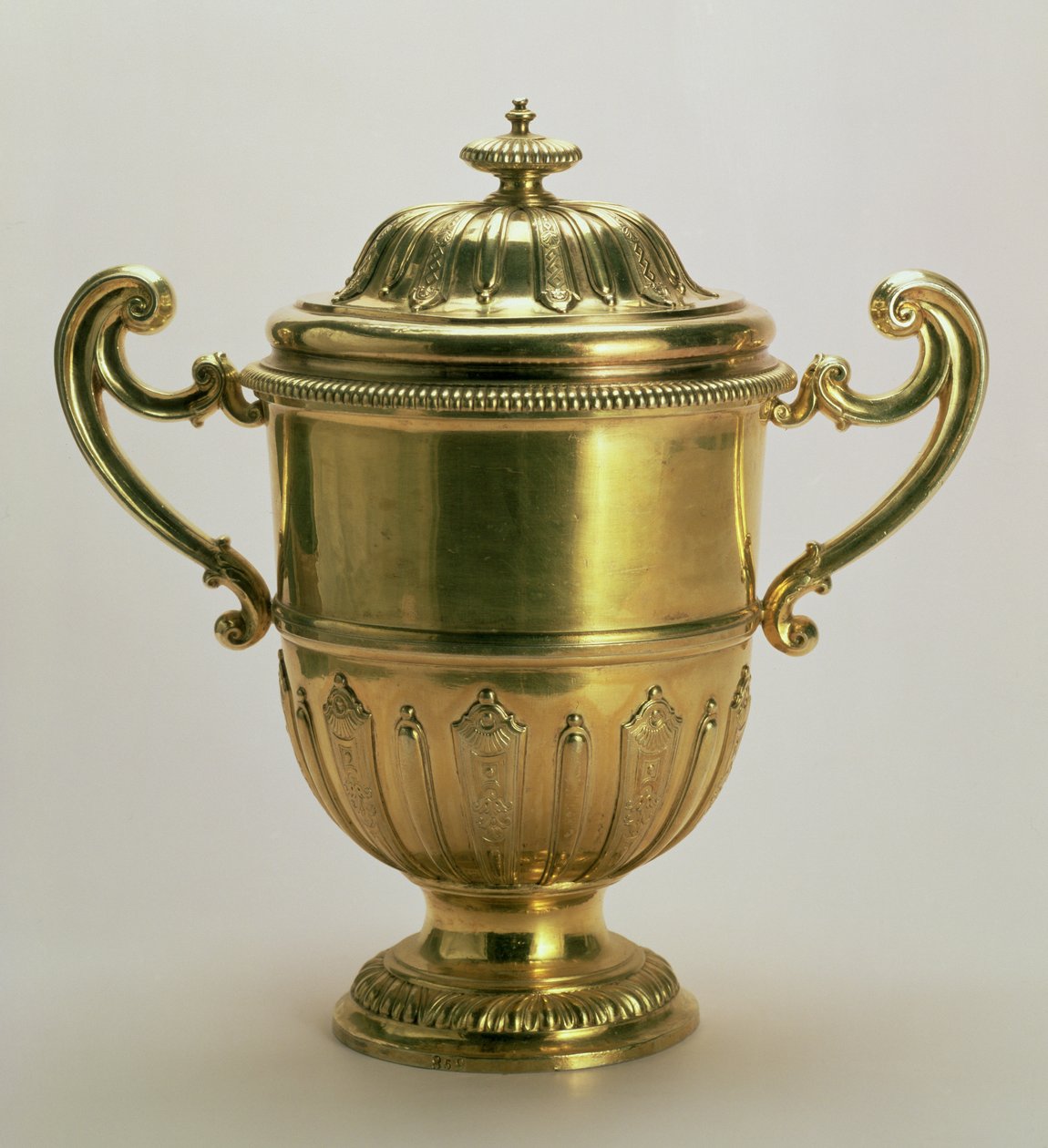 İki kulplu fincan ve kapak, Jacob Margas (1687-c.1725), Londra by Unbekannt