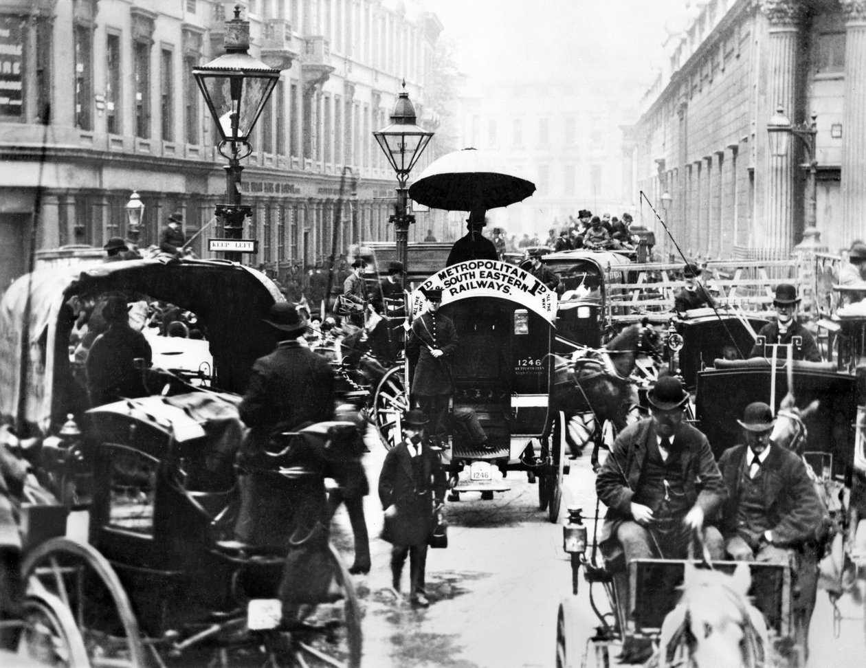 Birleşik Krallık : Bankada Büyükşehir ve Güneydoğu Demiryolları Otobüsünü Gösteren Meşgul Bir Sahne. Londra, c1878 by Unbekannt