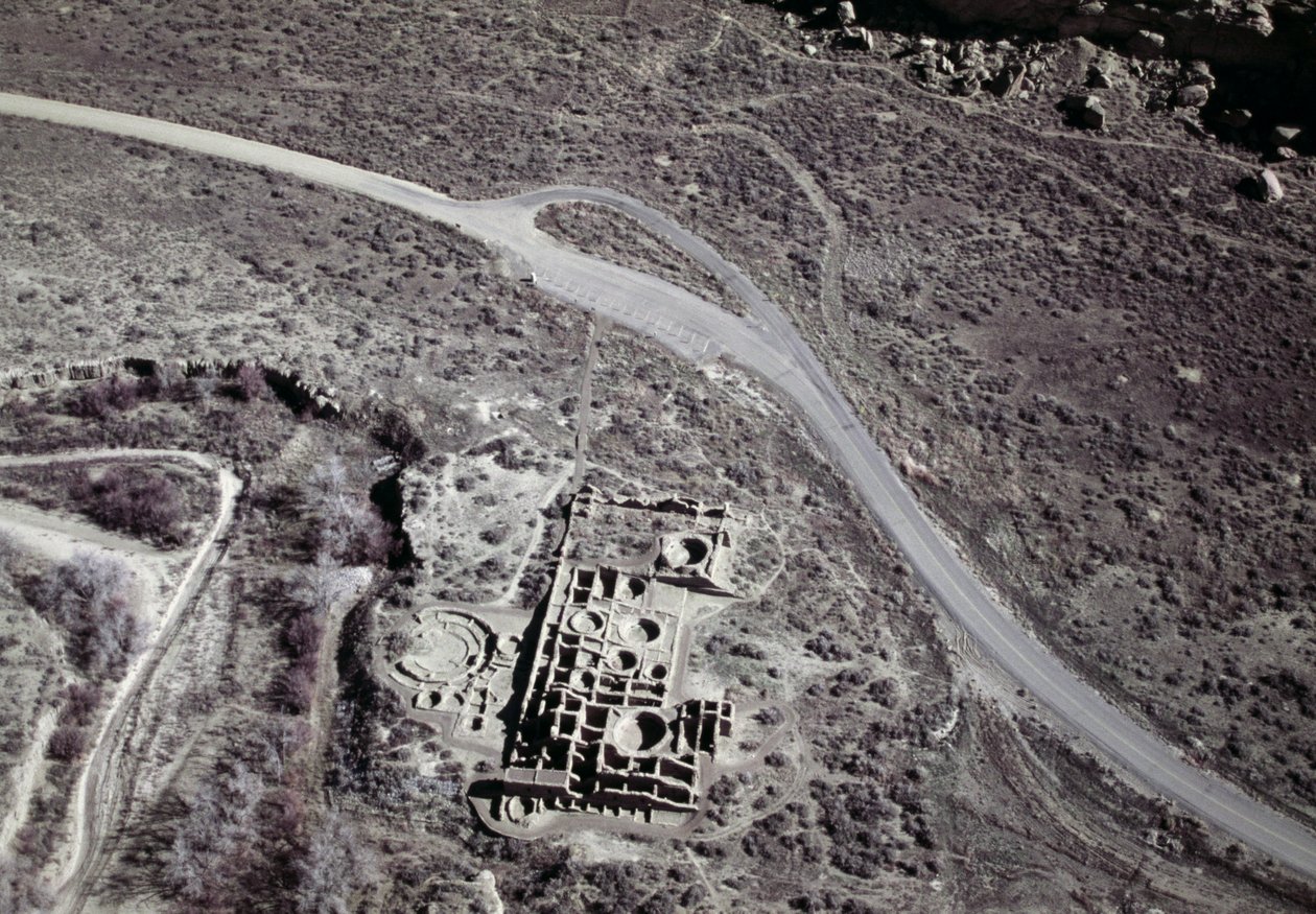 Anasazi antik yerleşiminin görünümü, Chaco Harabeleri Kültür Ulusal Parkı, Chaco Kanyonu, New Mexico, Amerika Birleşik Devletleri, Anasazi uygarlığı by Benjamin Baud