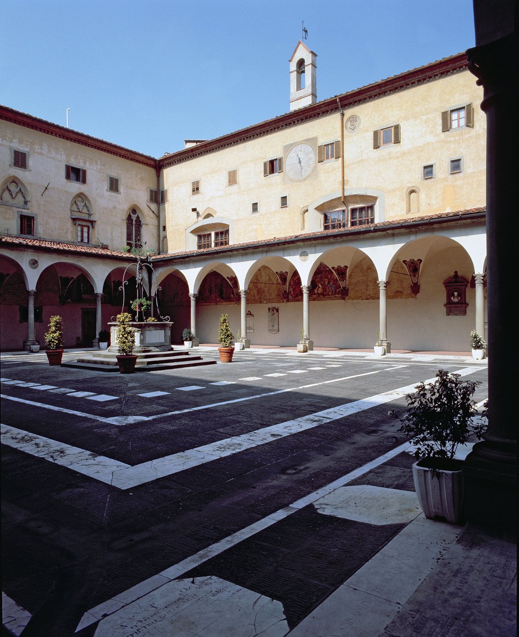 Ölüler Manastırı (Chiostro dei Morti) ve şapelin görünümü (fotoğraf) by Unbekannt