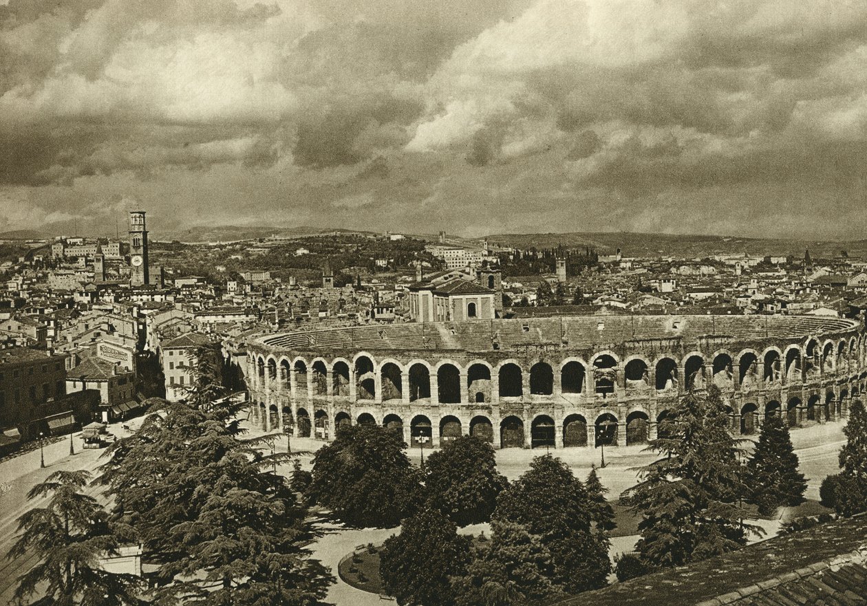 Arenlerin, Romalı amfitiyatronun ve 1925