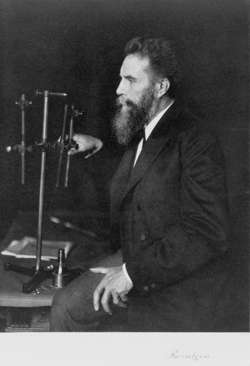 Wilhelm Conrad Roentgen, Alman fizikçi, tezgahında by Unbekannt