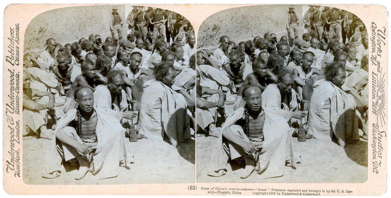 ABD 6. Süvarileri tarafından yakalanıp getirilen boksör mahkumlar, Tientsin, Çin, 1901. by Underwood and Underwood