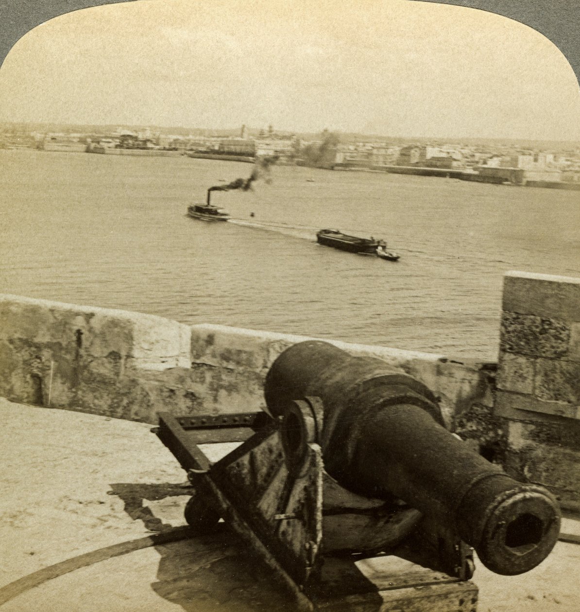 Top, Morro Kalesi, Havana, Küba. by Underwood and Underwood