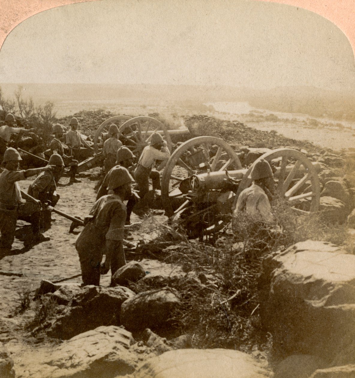 Cape Garrison topçusu, Modder Nehri boyunca Boers için sıcak hale getiriyor, Güney Afrika, 1900 by Underwood and Underwood