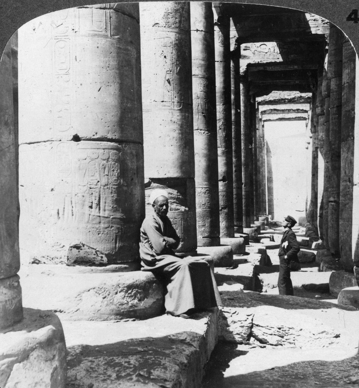 Büyük Sethos I tapınağının sütunları, Abydos, Mısır, 1905. by Underwood and Underwood