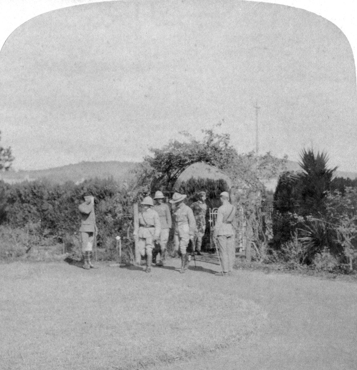Mareşal Lord Roberts ve Tümgeneral Baden-Powell, Pretoria, Güney Afrika, 1901. by Underwood and Underwood