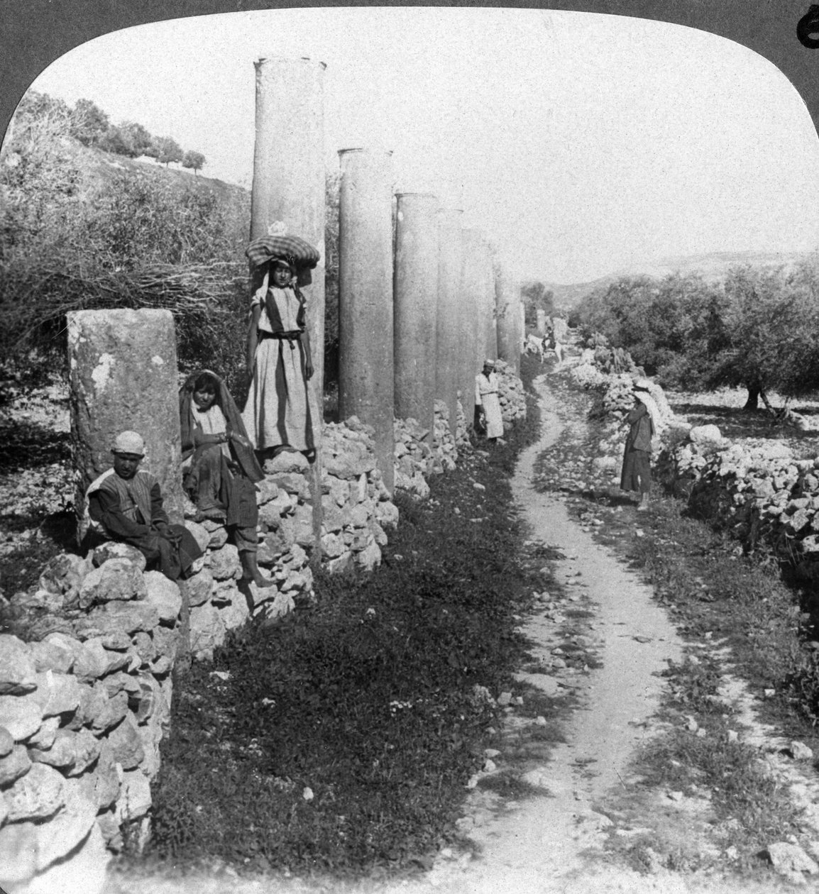 Herods Sütunlar Sokağı, Samiriye, Filistin İsrail, 1905. by Underwood and Underwood