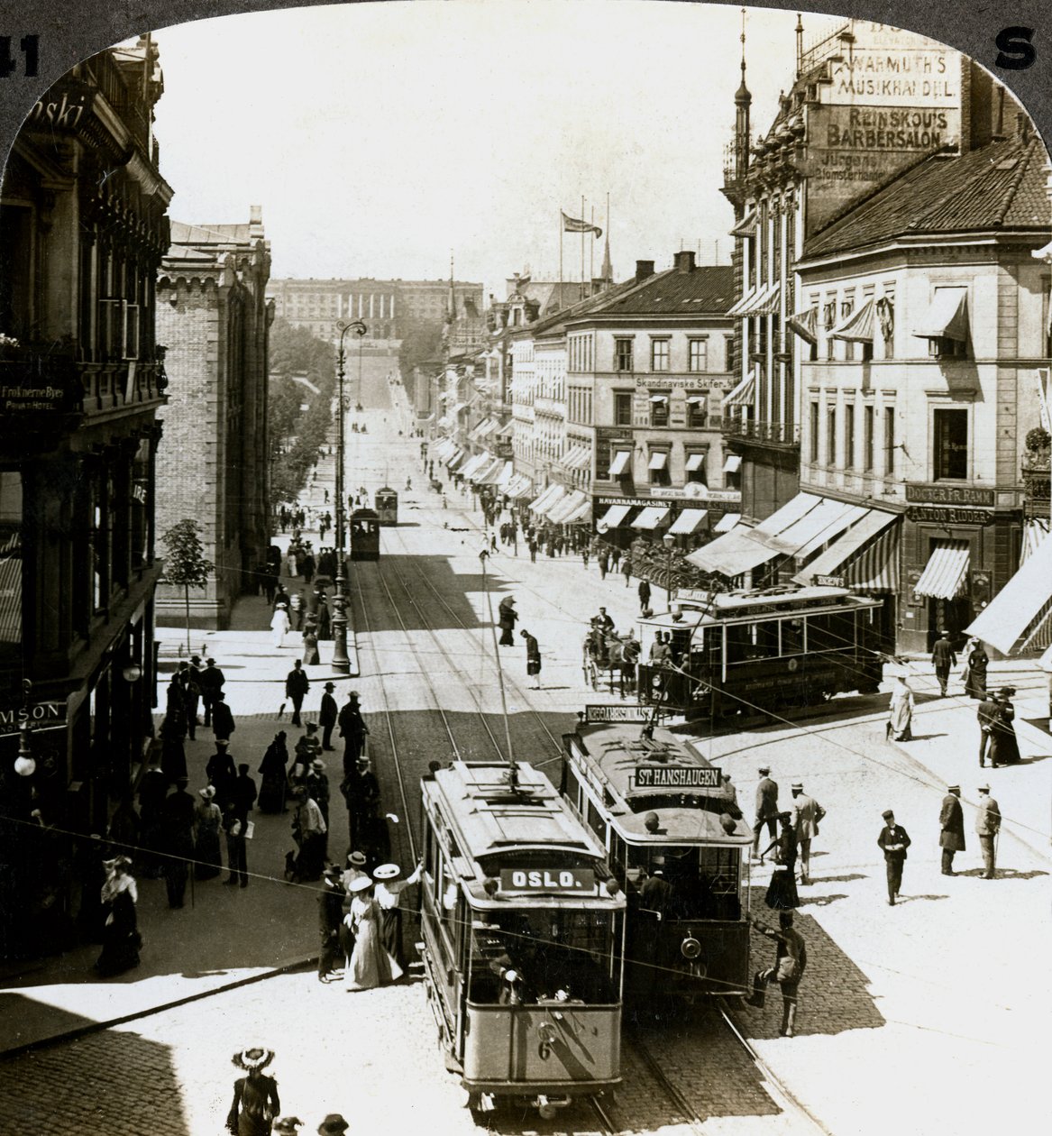 Karl Johans Caddesi ve Kraliyet Sarayı, Christiania Oslo, Norveç. by Underwood and Underwood