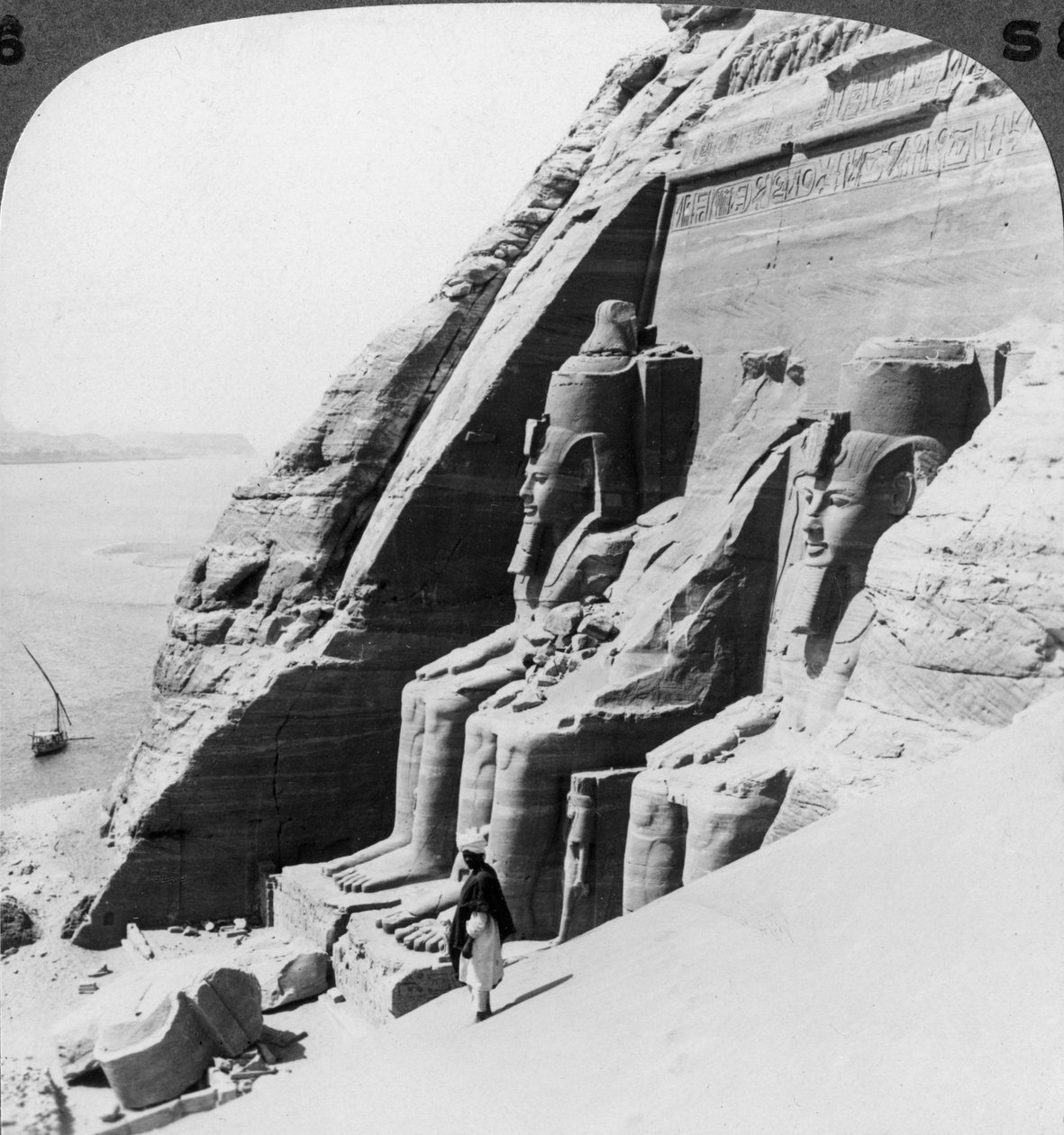 Abu Simbel tapınağının önünden geçen nehre bakış, Mısır, 1905. by Underwood and Underwood