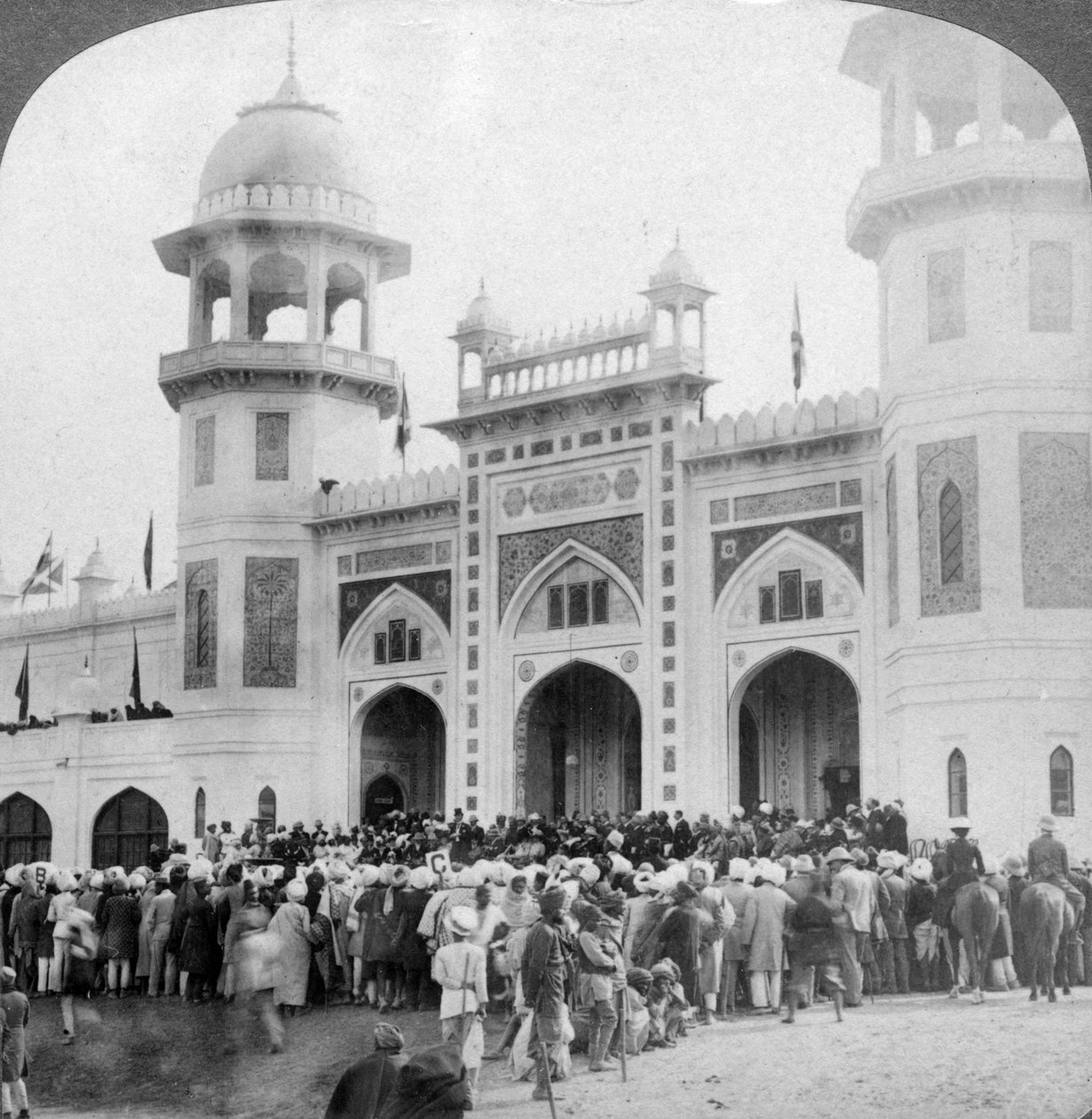 Lord Curzon Hint Sanatı Sergisini açarken, Delhi, Hindistan, 1903. by Underwood and Underwood