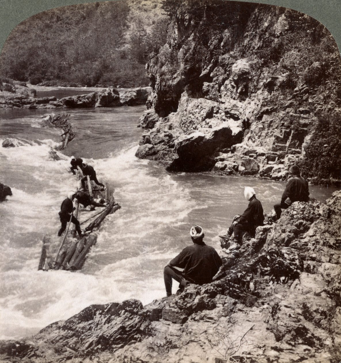Bir kütük sal üzerinde, Hozu Rapids