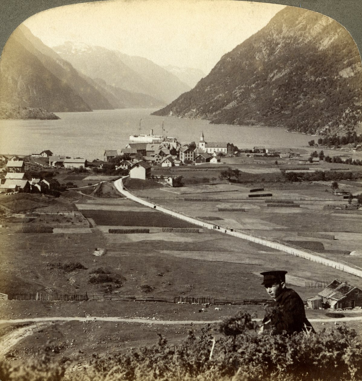 Odda, Hardangerfjord, Norveç. by Underwood and Underwood