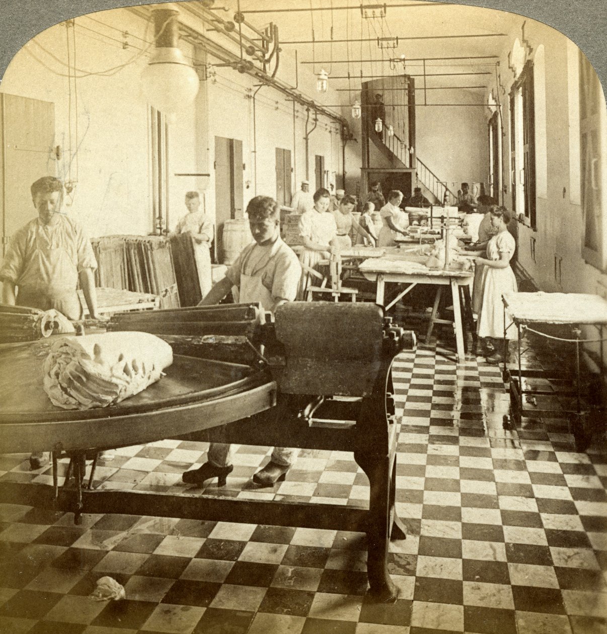 Avrupa pazarları için ödül tereyağı paketleme, Hasley, Danimarka. by Underwood and Underwood