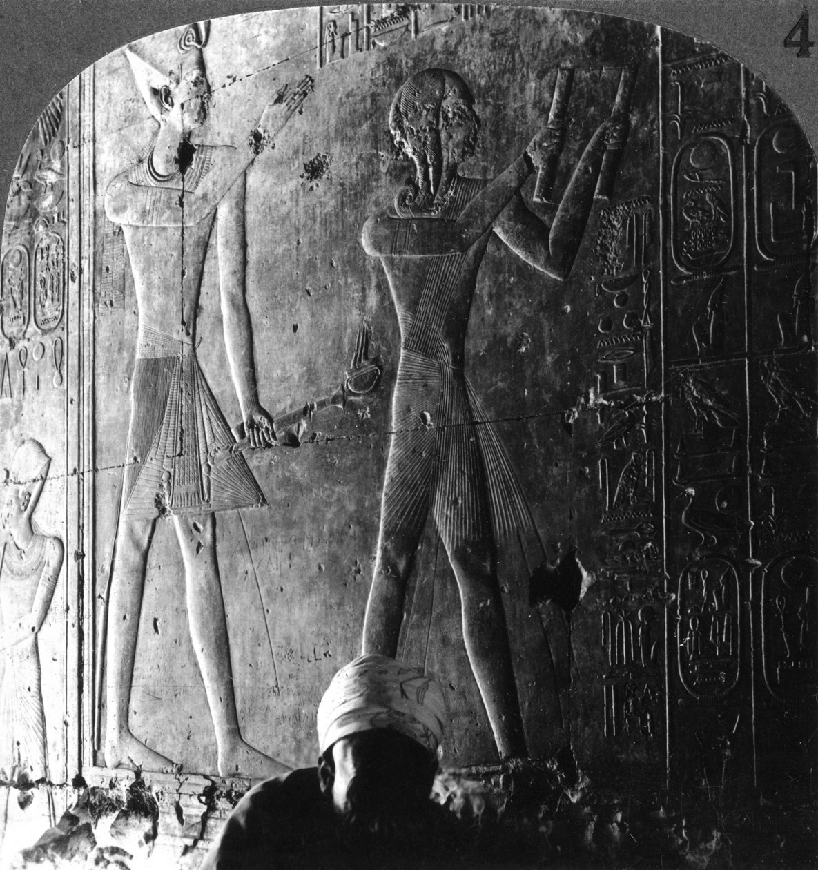Sethos I ve oğlu Ramses II, atalarına tapıyorlar, Abydos, Mısır, c1900. by Underwood and Underwood