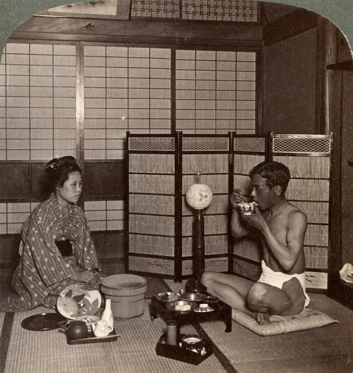 Bir otelde yaz akşam yemeği, Hiroşima, Japonya, 1904 by Underwood and Underwood