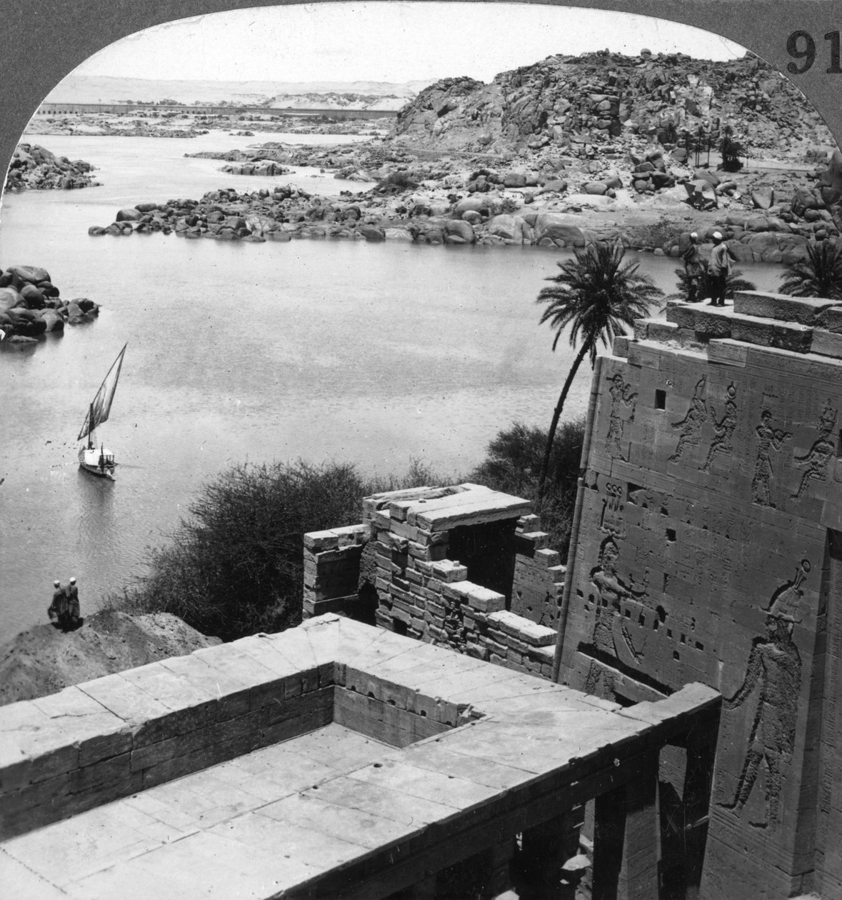 Philae tapınağından görüldüğü gibi Aswan barajı, Mısır, 1905. by Underwood and Underwood