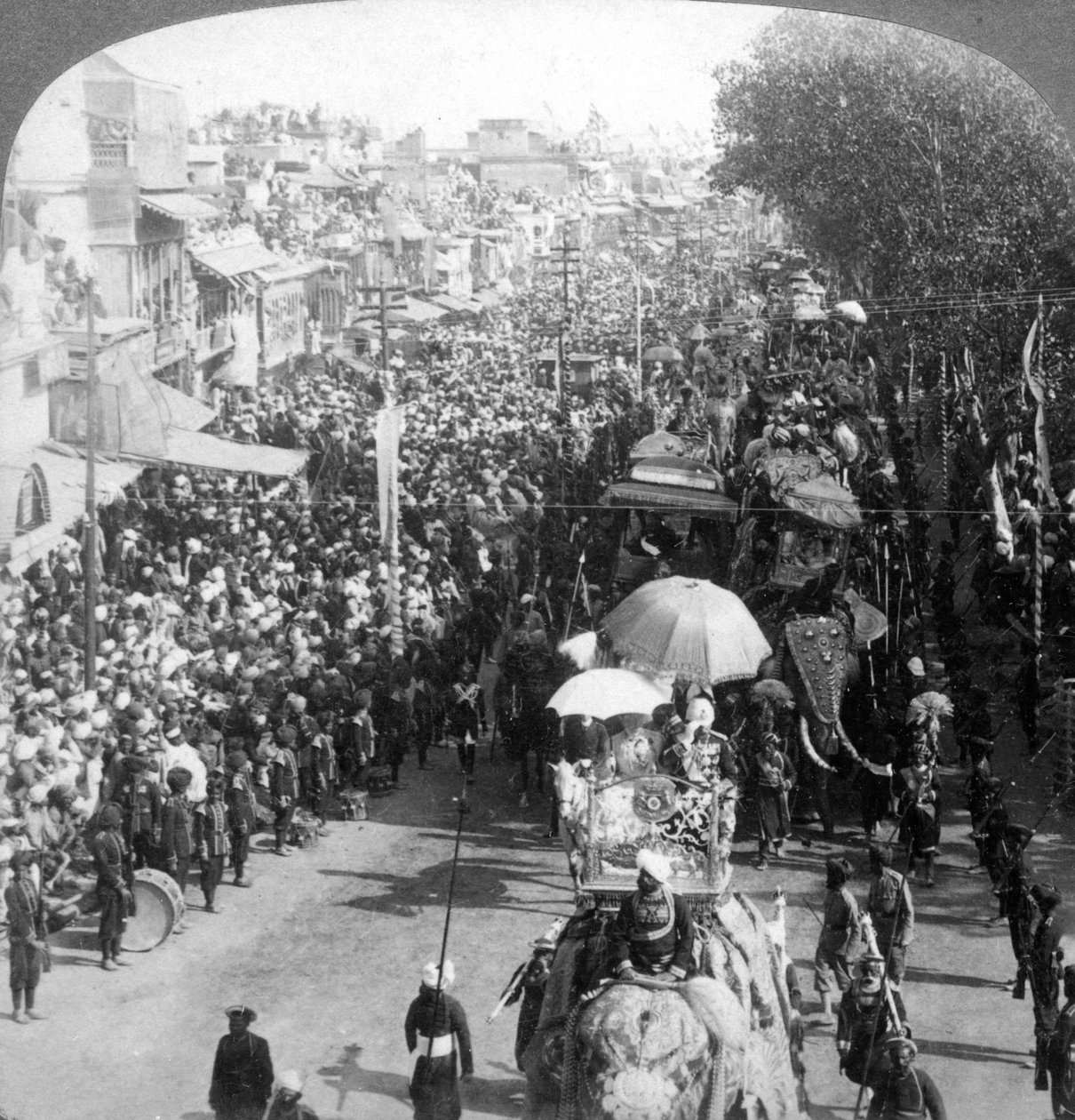 Connaught Dükü ve Düşesi ve büyük Durbar alayında, Delhi, Hindistan, 1903. by Underwood and Underwood
