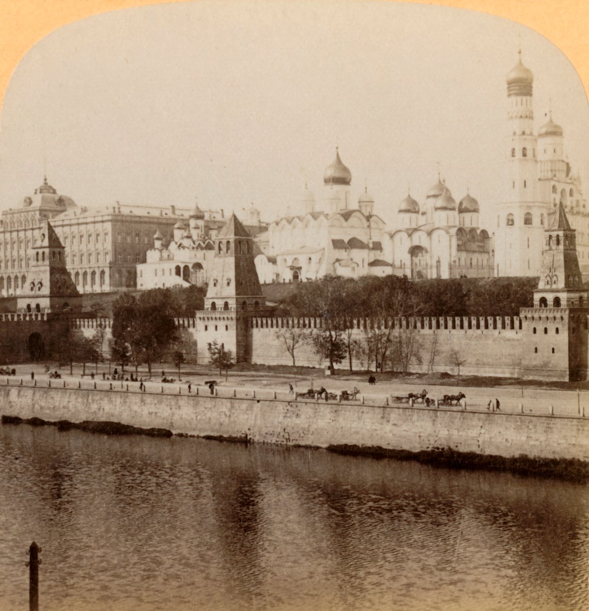 Kremlin, Moskova, Rusya - Eski Çarlarımız orada uyuyor, 1898. by Underwood and Underwood