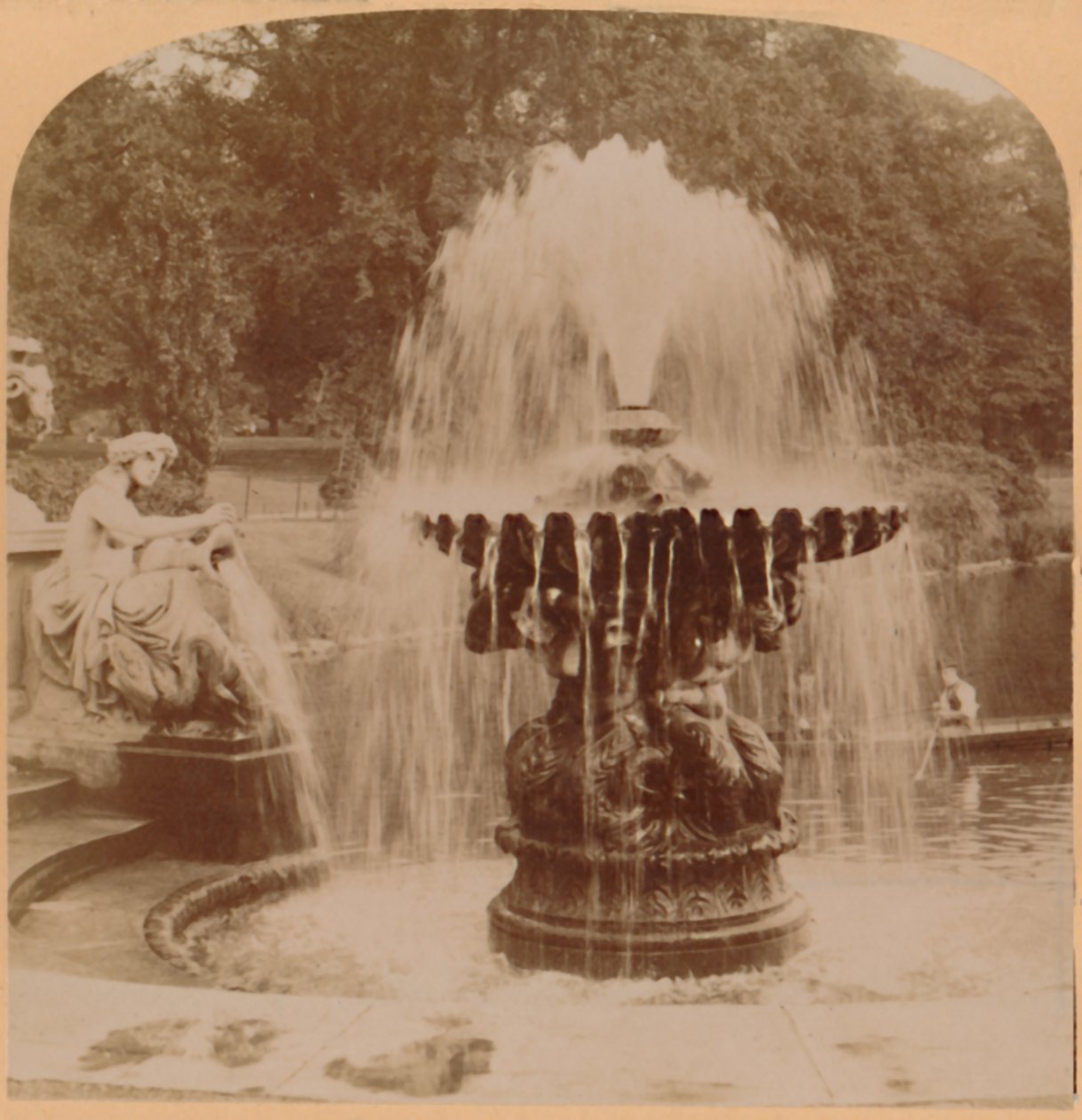 Büyük Çeşme, Londra, İngiltere, 1896. by Underwood and Underwood