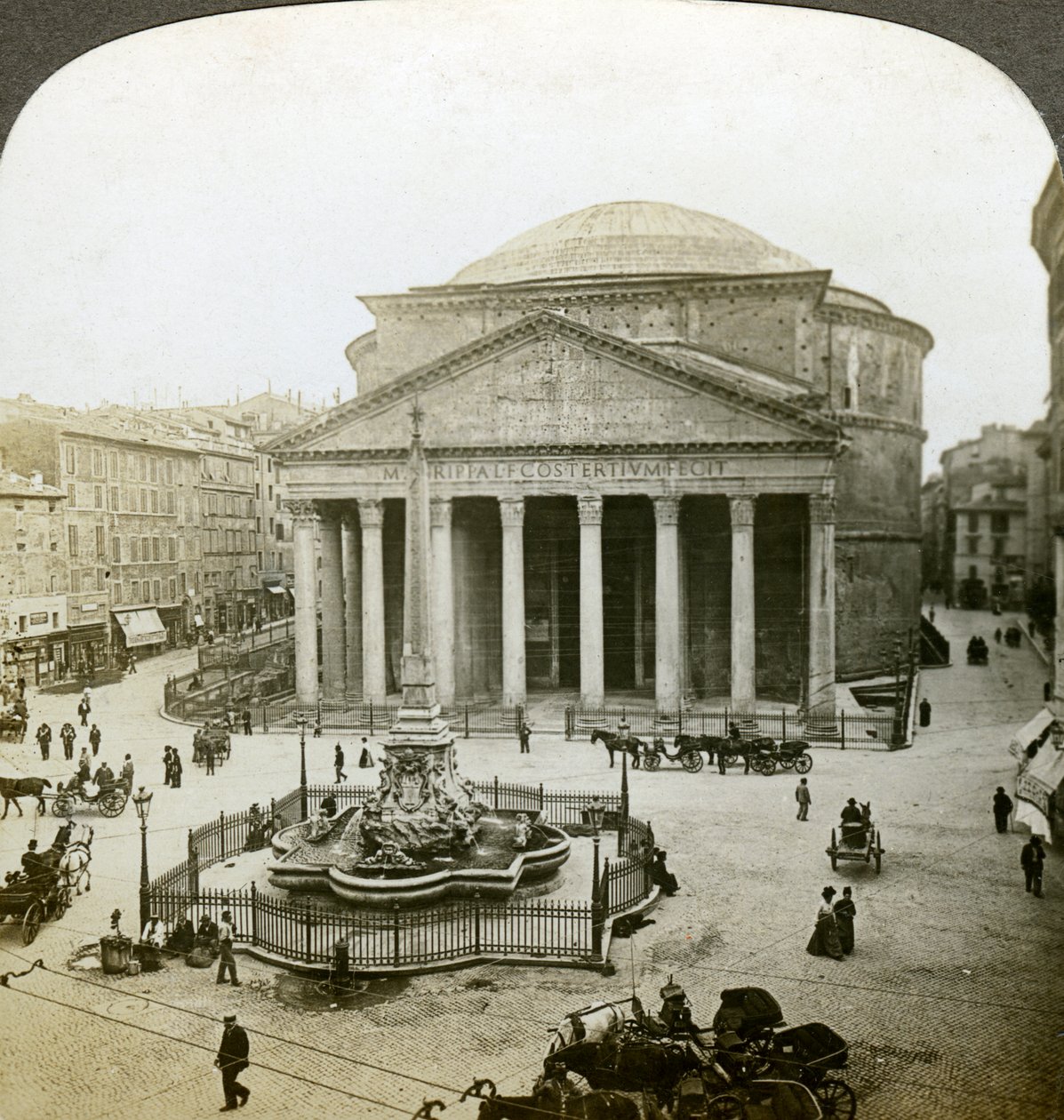 Pantheon ve Piazza della Rotunda, Roma, İtalya. by Underwood and Underwood