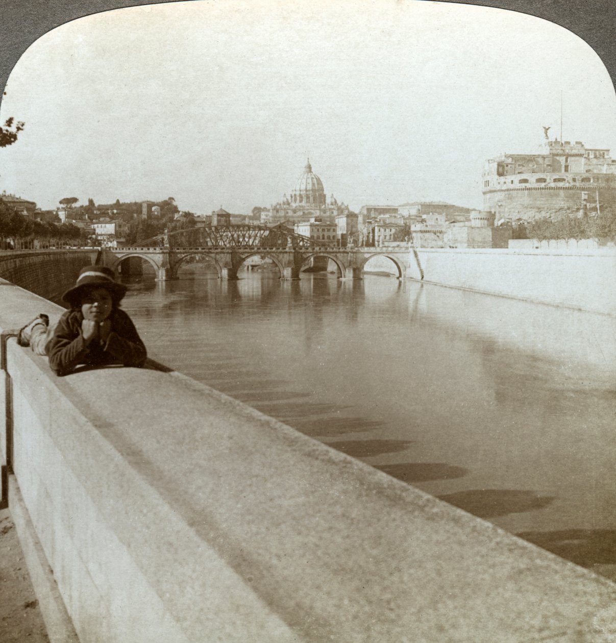 Tiber Nehri, Castel Sant Angelo ve St Peters Bazilikası, Roma, İtalya. by Underwood and Underwood