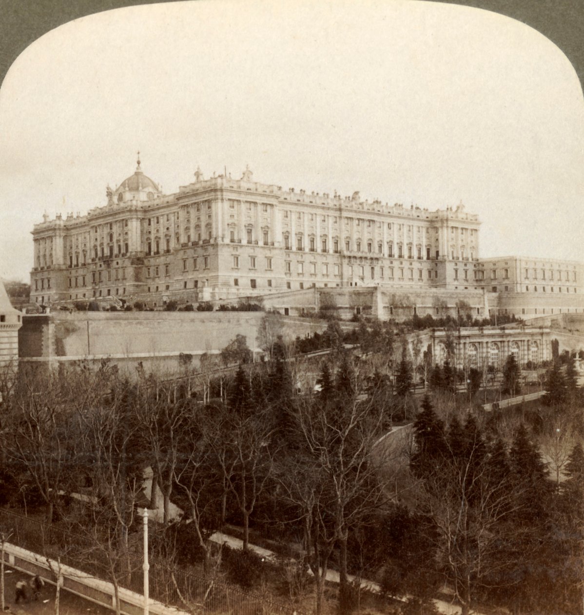 Görkemli Kraliyet Sarayı ve Kraliyet Parkı Campo del Moro...Madrid, İspanya, 1902. by Underwood and Underwood