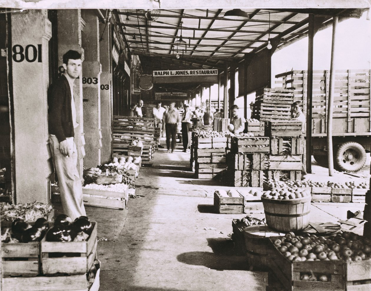 Komisyon Sırası (Üretim Satırı), St. Louis by Unknown