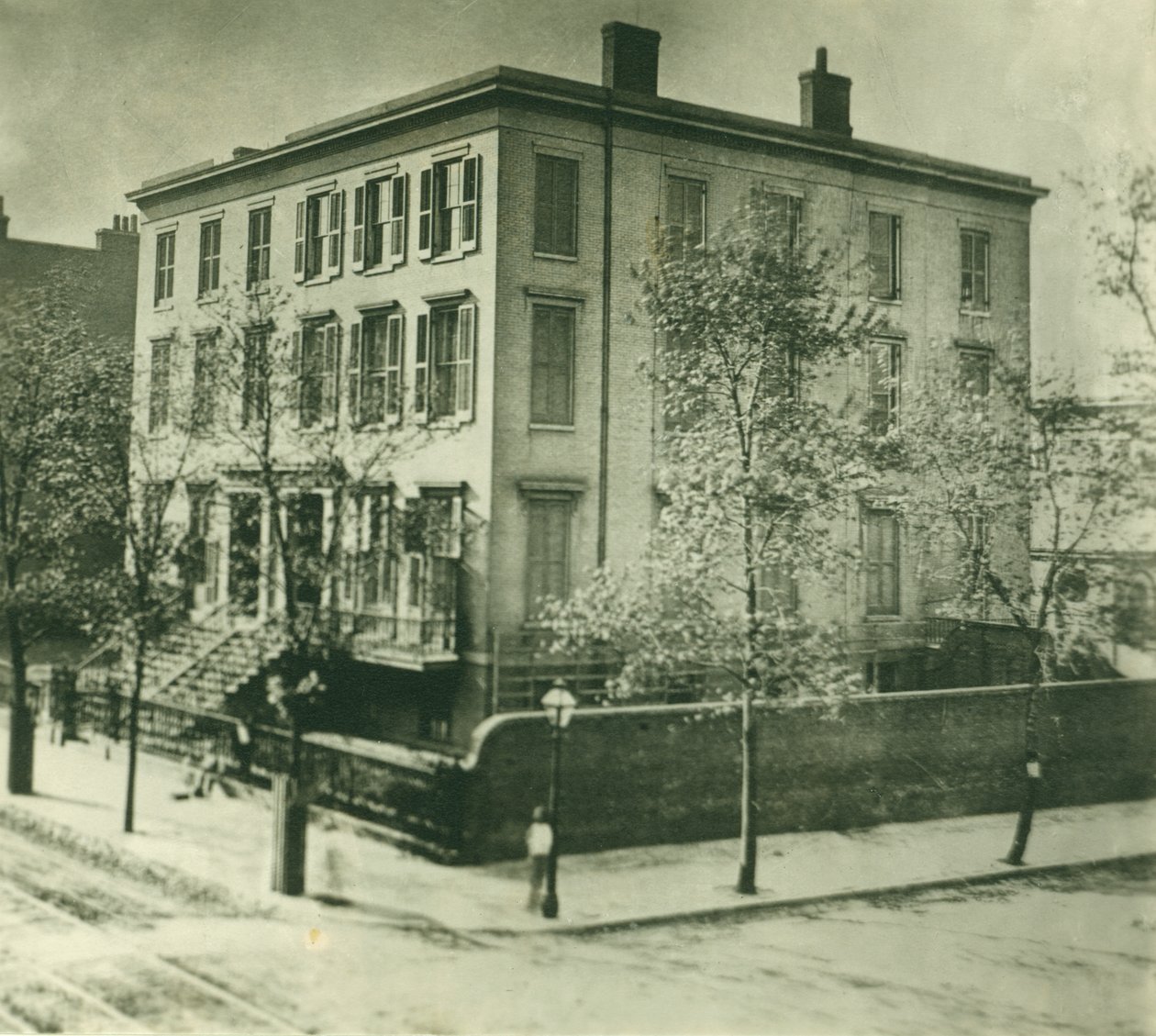 Julia Chouteau Maffitt Konutu. Altıncı ve Zeytin Sokaklarının kuzeybatı köşesi by Unknown