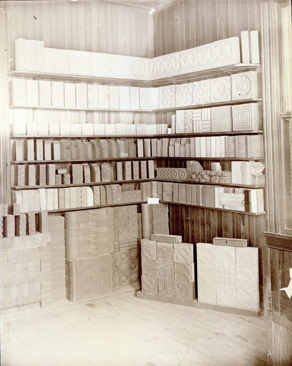 Tower Grove Brick Works ofisindeki ürün örnekleri by Unknown