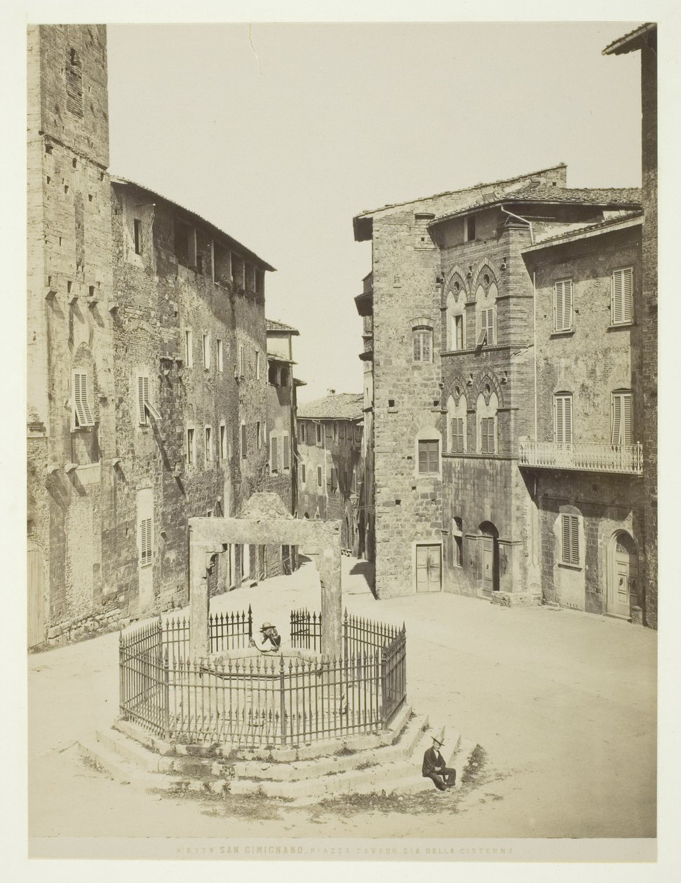 Sarnıcın San Gimignano, Piazza Cavour cis