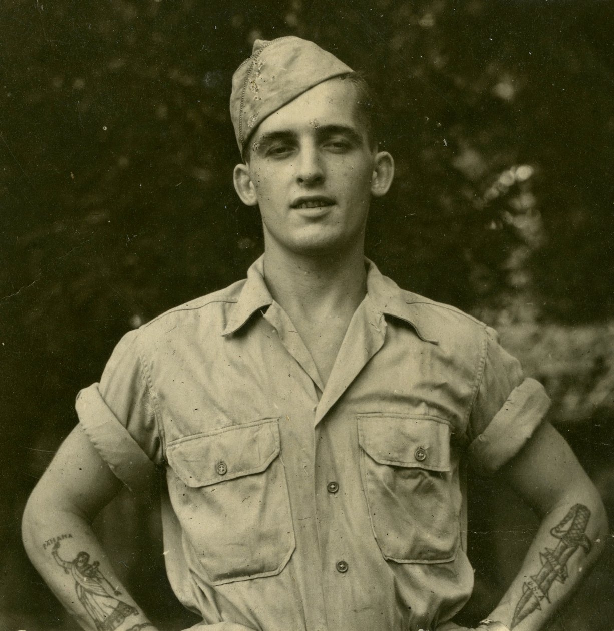 Dövmeli Amerikan askeri, c.1941 by Unknown