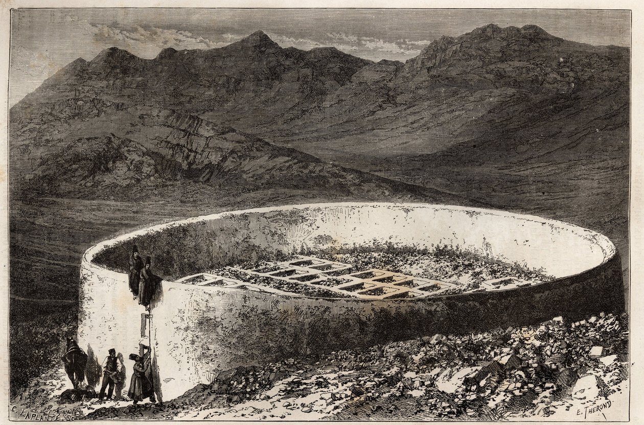 Tahran (İran) yakınlarında çevresi 60 metre ve yüksekliği 5 metre olan büyük bir kule şeklinde bir guebra (veya Zerdüşt) mezarlığı; iç kısım, her biri tonozlara giriş olarak hizmet veren veya kemikler bırakılan maconnate kutularda düzenlenmiştir. by Unknown artist