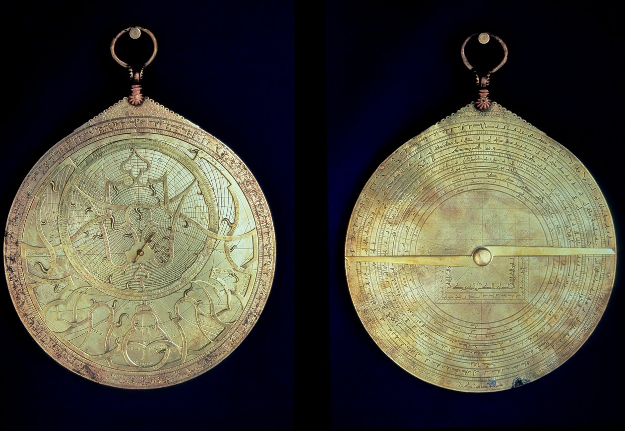 15. yüzyıldan kalma bir usturlap, denizciler tarafından kullanılan astronomik bir ölçüm aleti. Özel koleksiyon. by Unknown artist