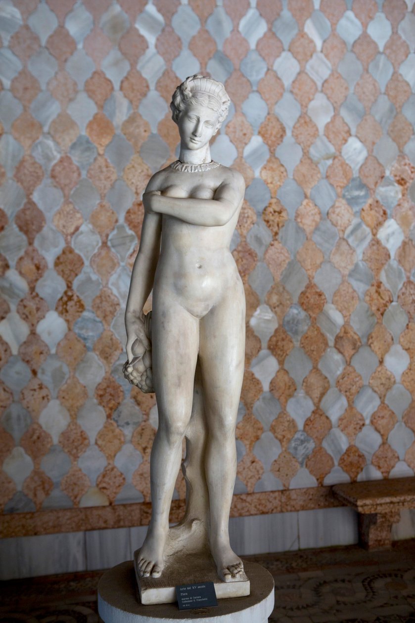Flora (Carrara mermeri) by Unknown artist