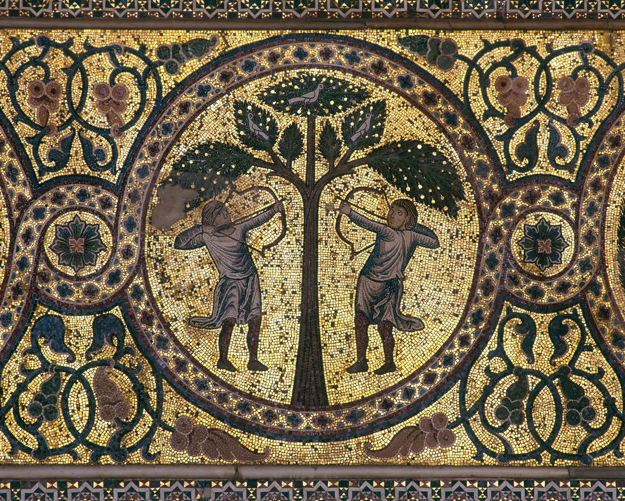Kraliyet avı mozaiği (yakın plan), Çeşme Odası, 1165-67 by Unknown