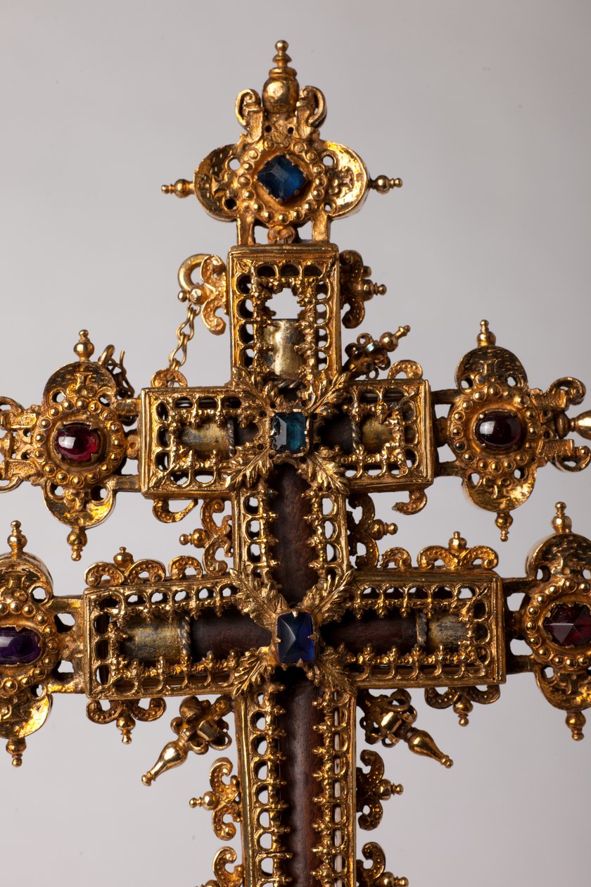Reliquary çapraz. Juwels ile metal işleme. Köken manastırı (Saint-Amand Tournai, eski Elnone. 16. yüzyıl. Haçın detay merkezi. by Unknown artist