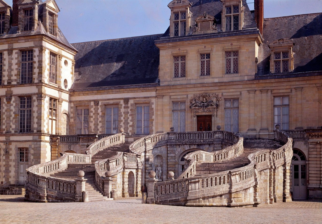 Rönesans mimarisi: Fontainebleau kalesinin büyük merdiveni. by Unknown artist